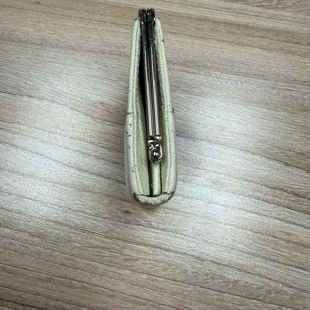 Burberry Kiss Lock Coin Pouch - Picture 3 of 7